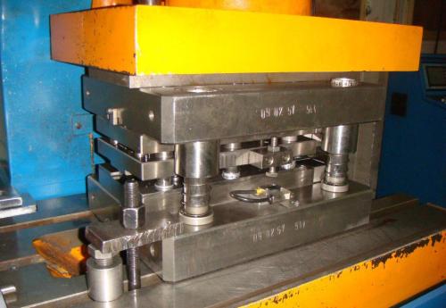 注塑模具温度控制系统设计 注塑模具温度控制系统设计