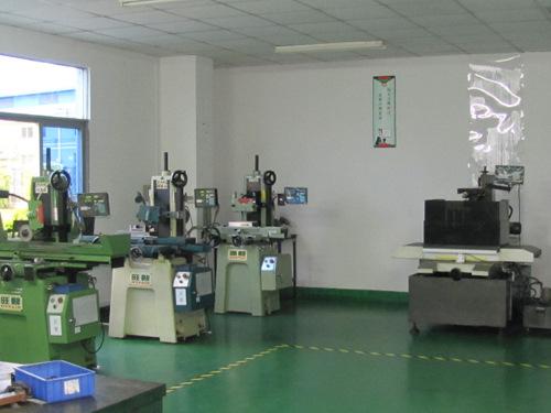 注塑模具制造斜导柱滑块的耐磨块结构和要求 注塑模具制造斜导柱滑块的耐磨块结构和要求